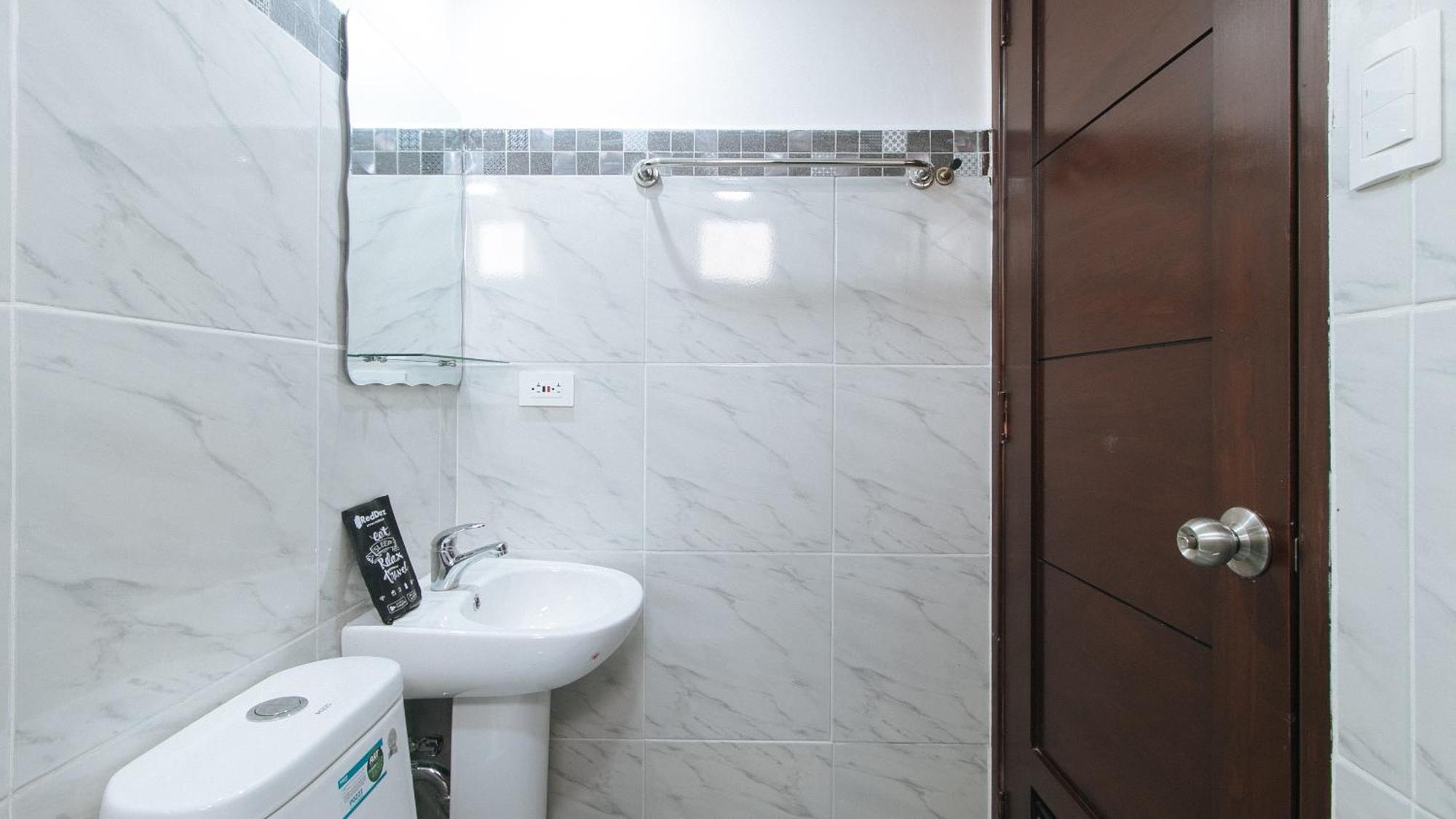 Reddoorz Near Ust Sampaloc Manila Exterior foto